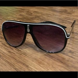 Black/white sunglasses